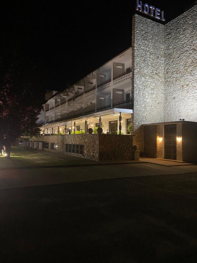 Hotel Las Cigueenas Trujillo Exterior foto